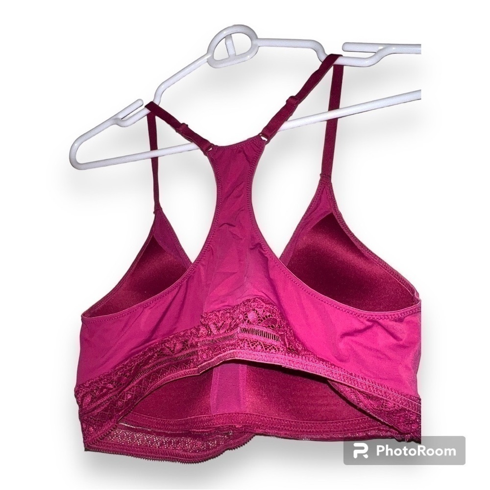 Bali racerback bra, scarlet, lace, adjustable straps, M.